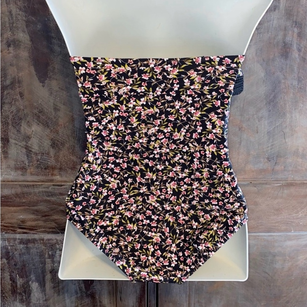 Floral Ruffle  Swimsuit - Picture 4 of 6
